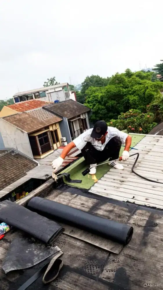 Perbaikan atap bocor renovasi rumah borong harian dll.