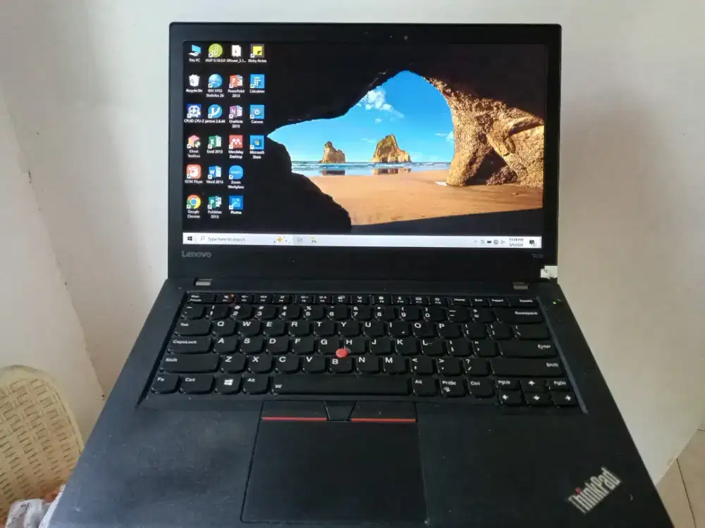 Laptop lenovo thinkpad T470 i5 ram 8gb ssd 128gb ngebut