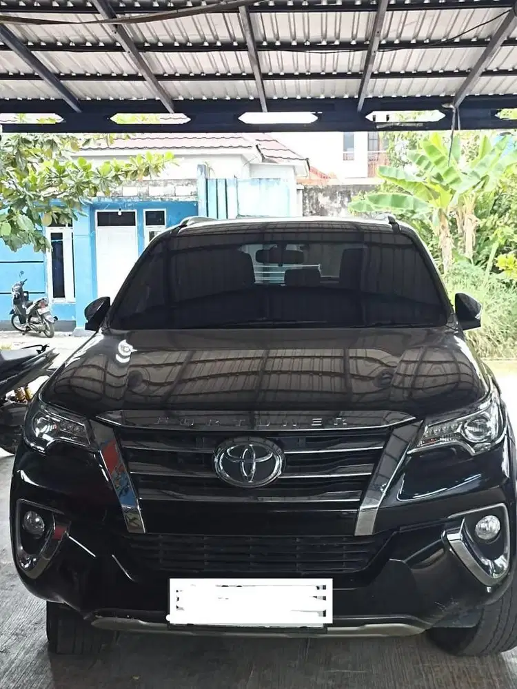 Di jual fortuner srz 2018