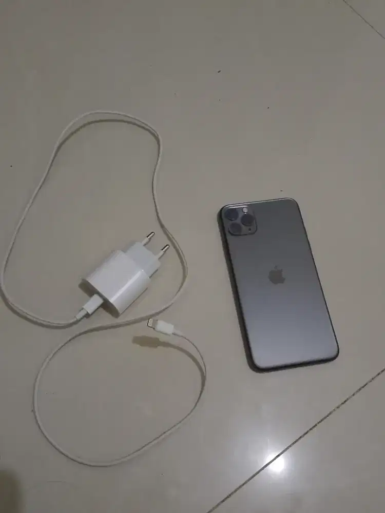Iphone 11 promax 256 GB lock iCloud support shortcuts