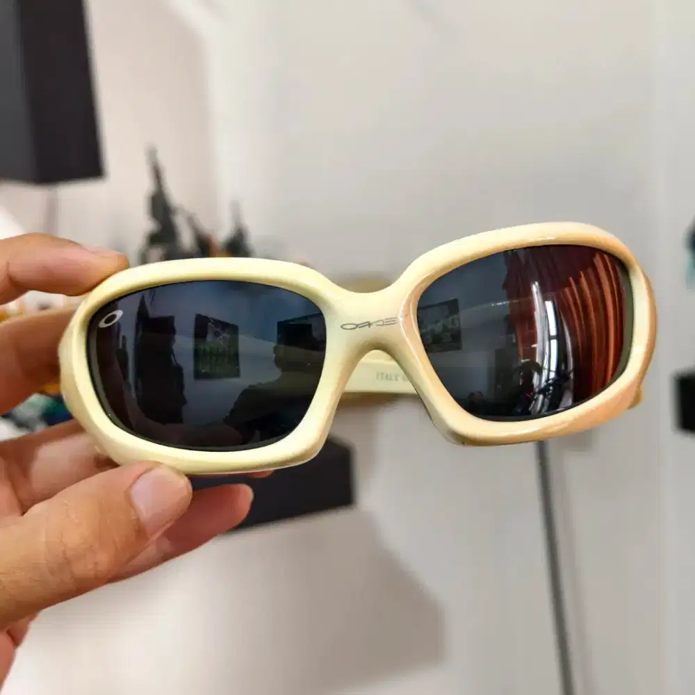 Kacamata Oakley monster dog Y2k