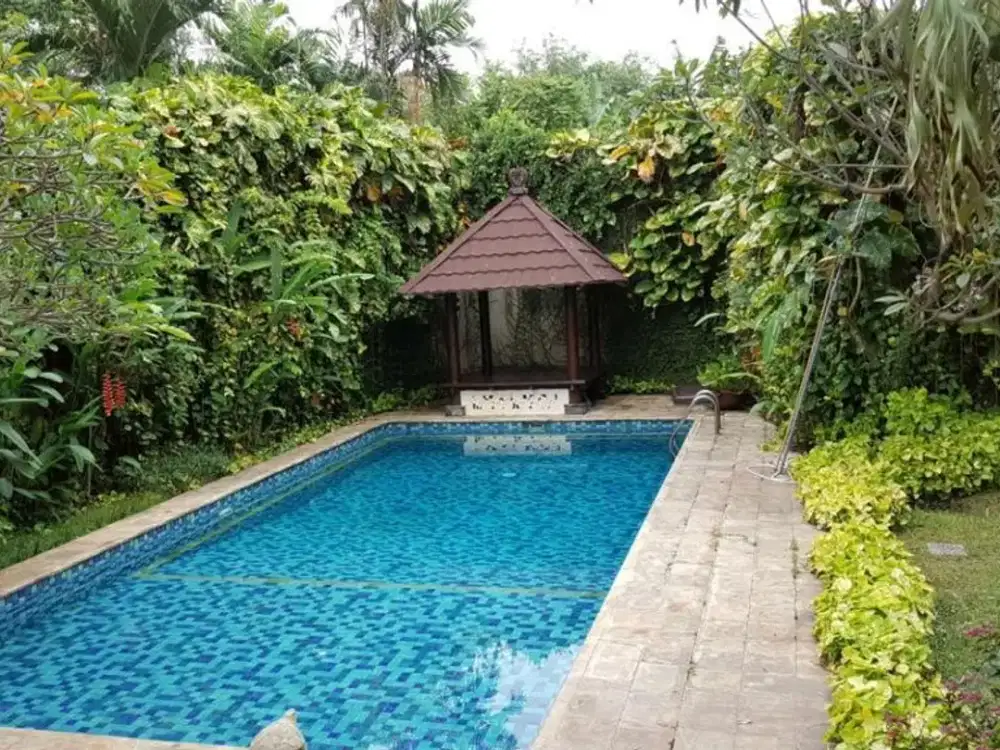 5 Bedroom Tropical House in Pejaten Barat