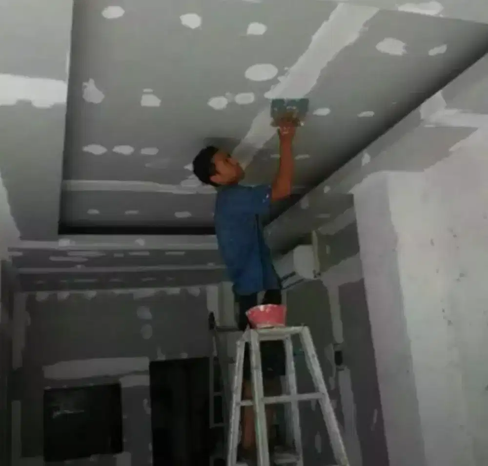 TUKANG BANGUNAN BERPENGALAMAN 10+