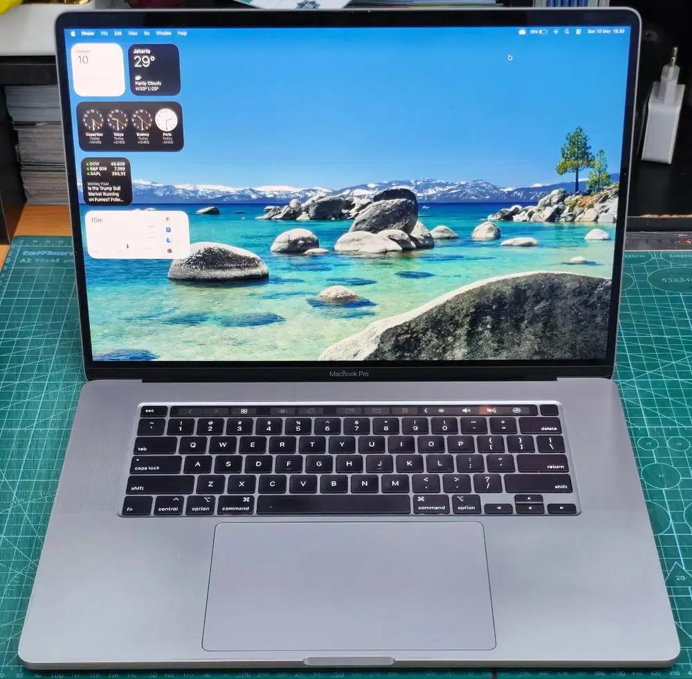 Macbook Pro 16 Inch 2019 - 32GB / 512GB - i7 2.6GHz - UHD 630 + Acc