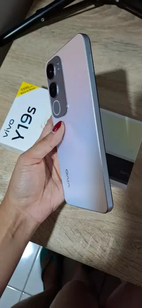 Vivo y19s silver