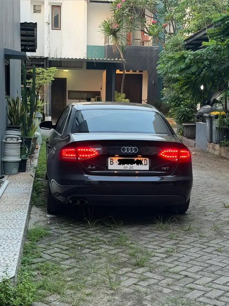 Audi A4 2010 Bensin