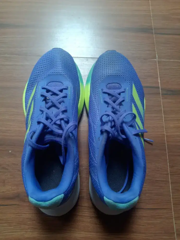Sepatu olahraga dijual krna gg dipakai lagi nego sampai jadi
