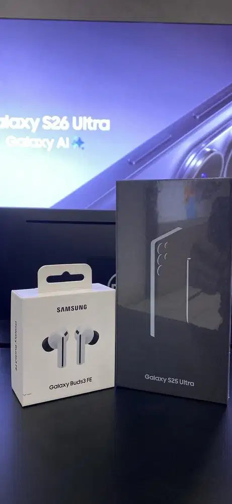 Samsung Galaxy S25 Ultra Free Buds
