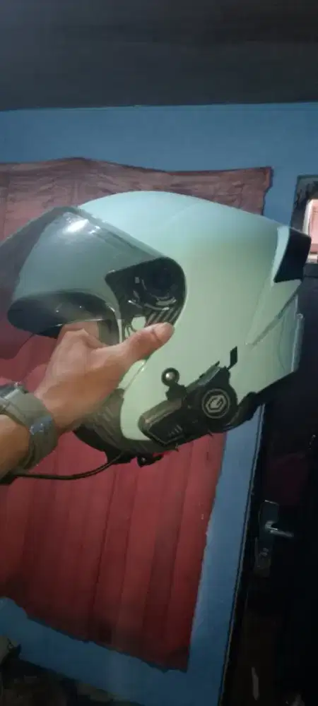 Helm + intercomenya