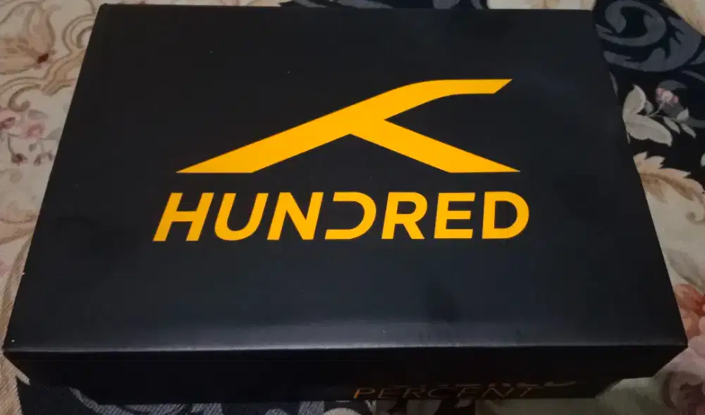 Sepatu Badminton Hundred