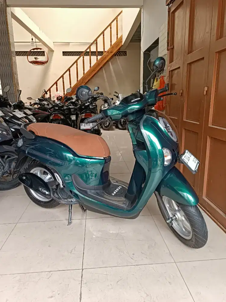 NEW HONDA SCOOPY STYLISH GREEN GLOSSY 2025 LIKE NEW