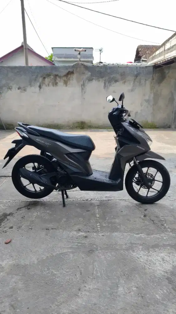 Honda Beat Deluxe CBS ISS 2022