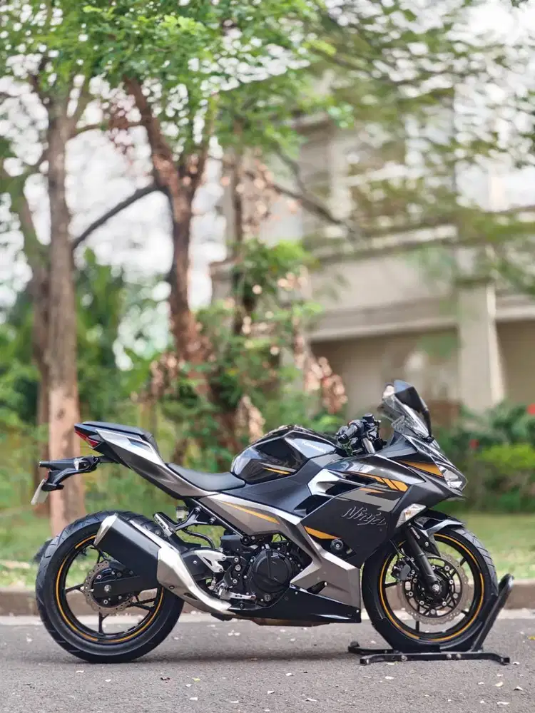 KAWASAKI NEW NINJA 250 FI ABS MDP KEYLESS 2022 GREY KM LOW PAJAK ON