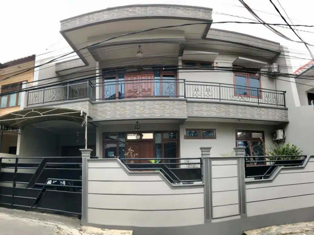 DIJUAL RUMAH APIK 2 LANTAI DI JATICEMPAKA PONDOK GEDE BEKASI