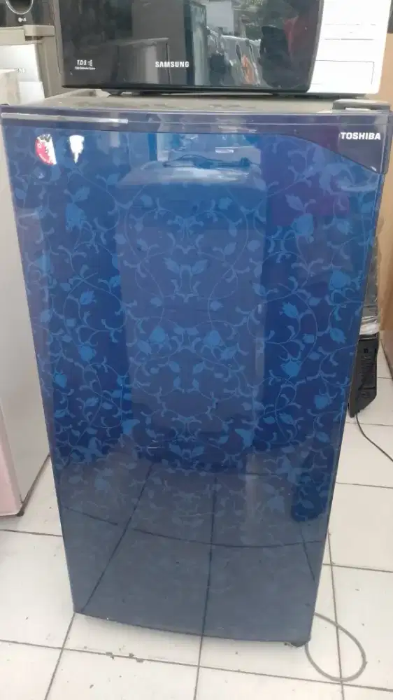 Kulkas toshiba nominus