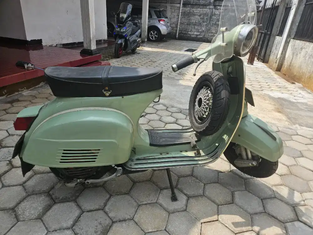 WTS Vespa Super 77