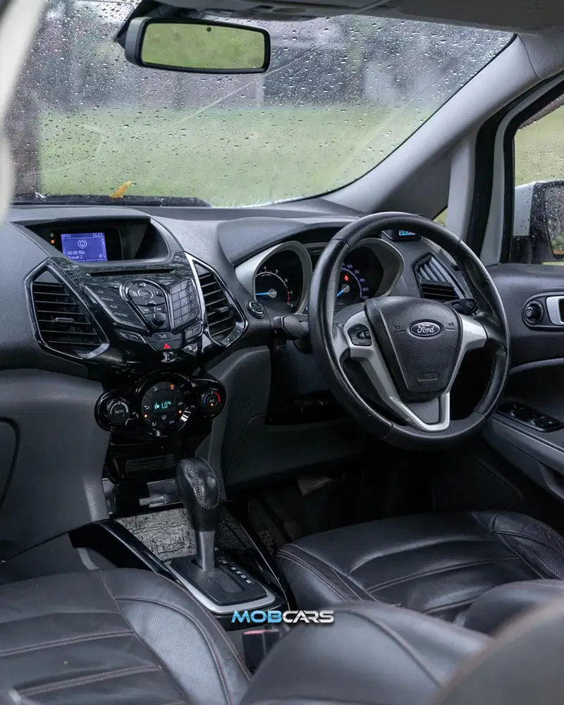 ECOSPORT TITANIUM AT 2015 • LOW KM •