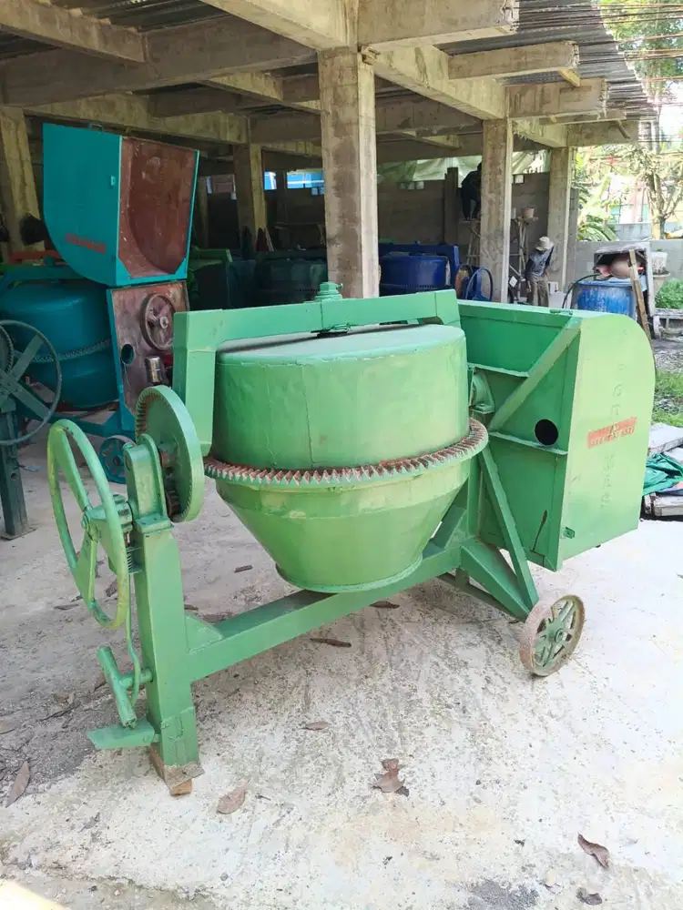 Jual Mesin Mixer Cor Beton Merk Tropic Kondisi Mulus Siap Pakai