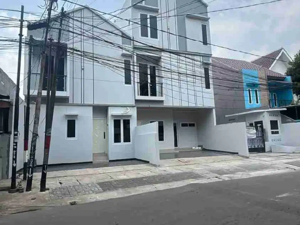 Rumah Mewah 2 lantai di percetakan negara Jakarta pusat lokasi strategis bebas banjir