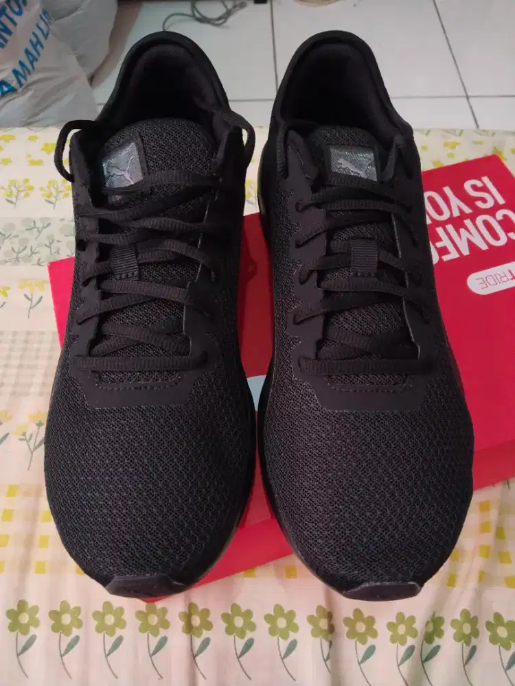 Sepatu puma pria