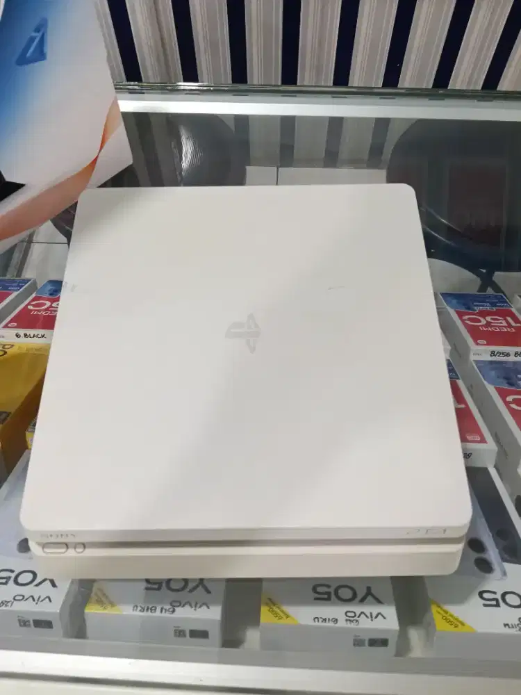 PS4 SLIM 1TB white edition