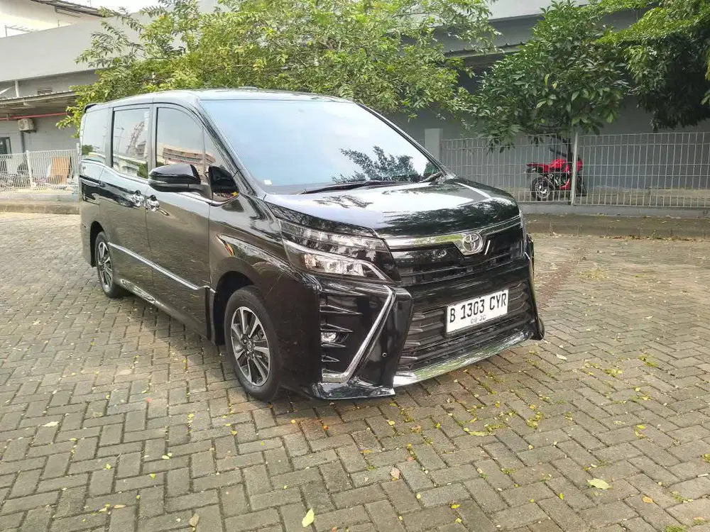 TOYOTA VOXY 2.0 At 2019
HITAM METALIK
