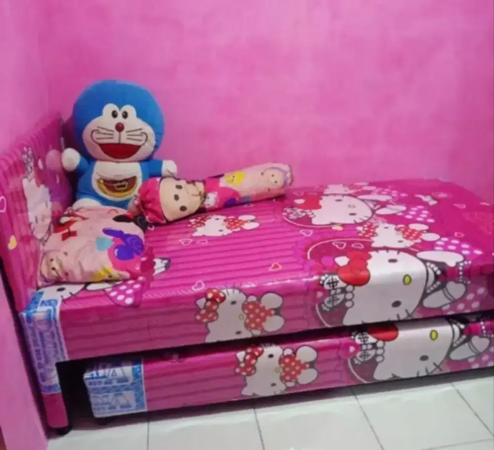 Kasur tingkat hello kitty anak