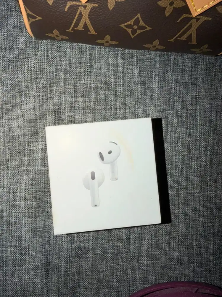 Airpods 4 anc second