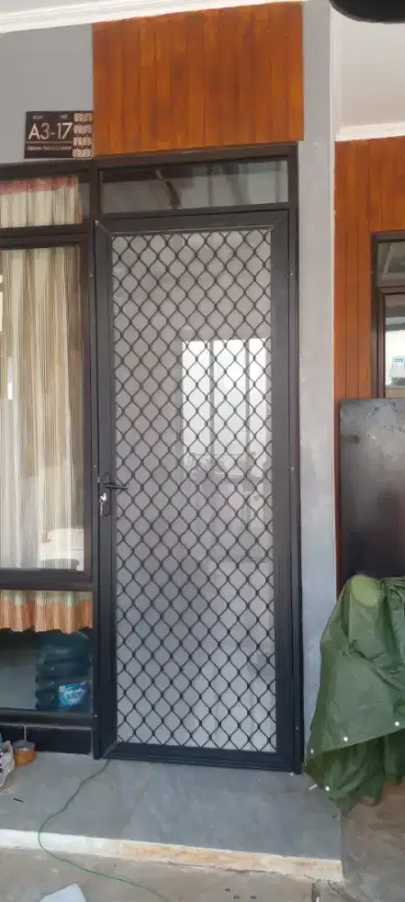 Pintu ekspanda aluminium