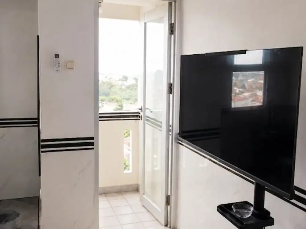 FREE IPL Selamanya Apartemen Urbantown Serpong Studio Furnish dekat Teras Kota Tangerang Selatan