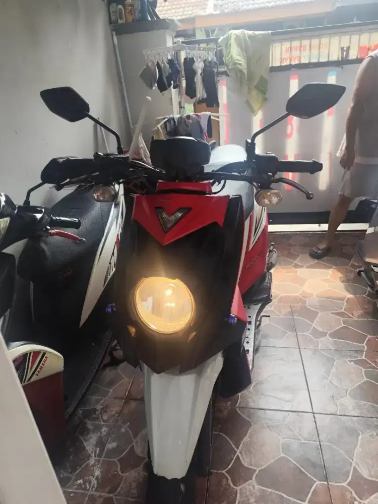 Jual motor Xride tahun 2013 warna merah