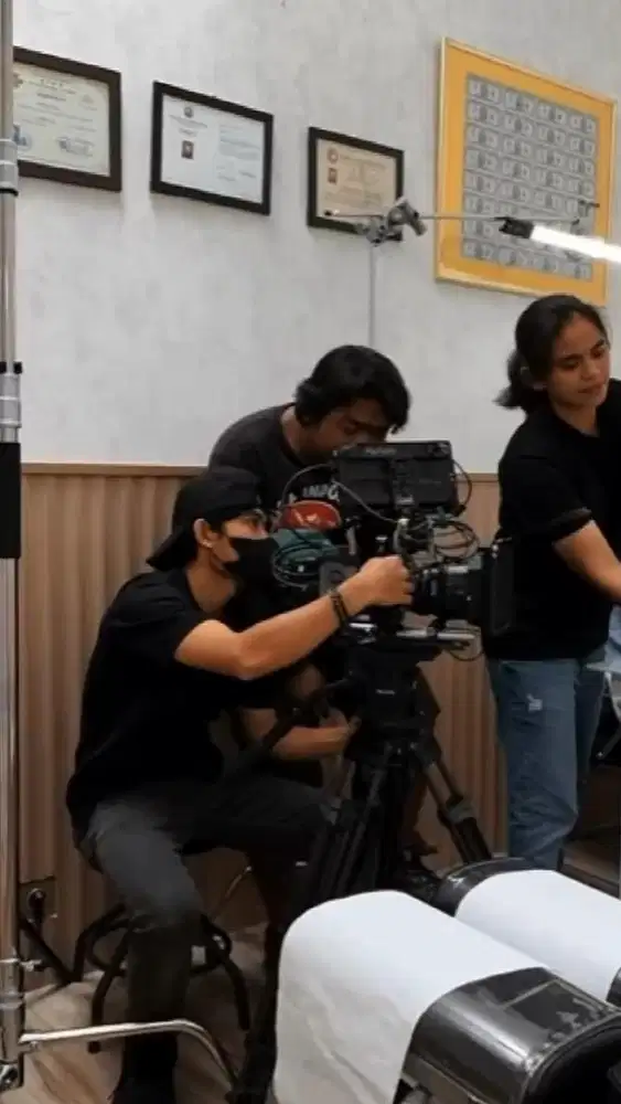 cari kerja kameramen atau editor
