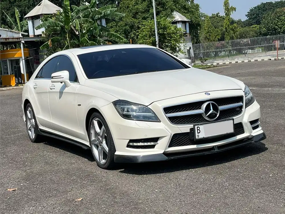 TERMURAHH!! MERCY CLS350 AMG AT PUTIH 2012