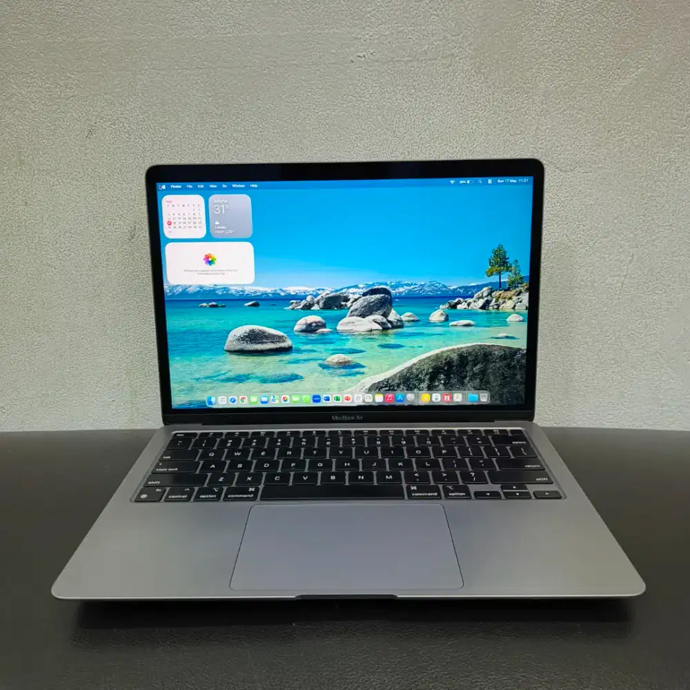 Macbook Air Retina 13 inch 2020 Chip M1 RAM 8GB / 256GB ( Second )