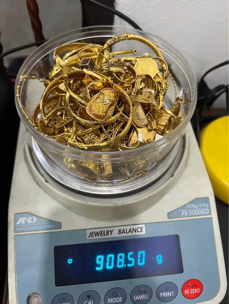 Terima emas tanpa surat dengan harga tinggi