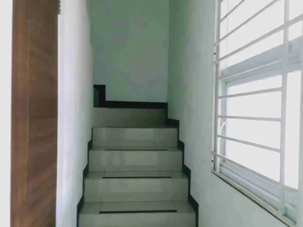 rumah luas terawat seperti baru murah strategis selangkah ke Ciwastra