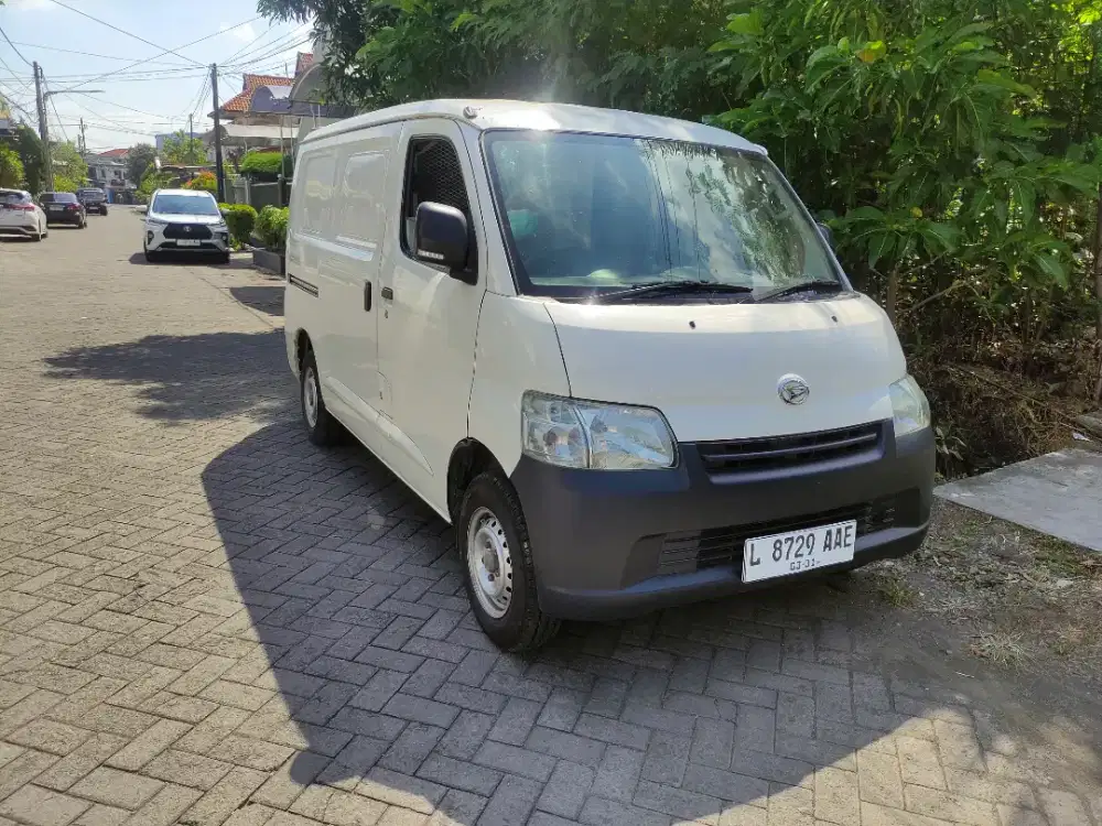 Grandmax blind van putih