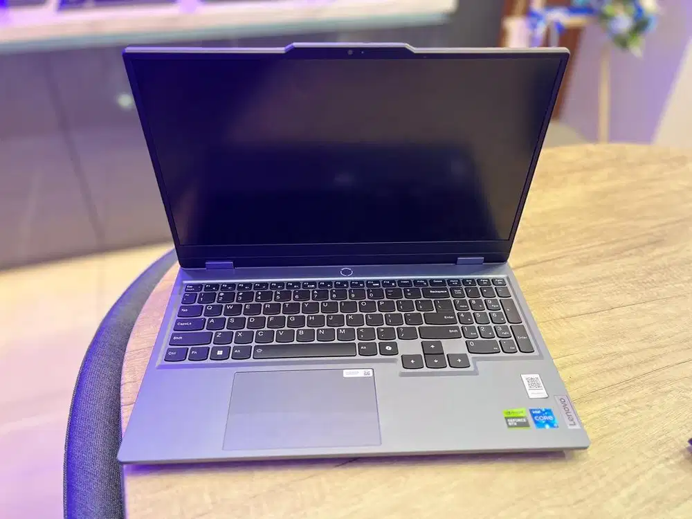 LIKE NEW LENOVO GAMING LOQ 15 AX9