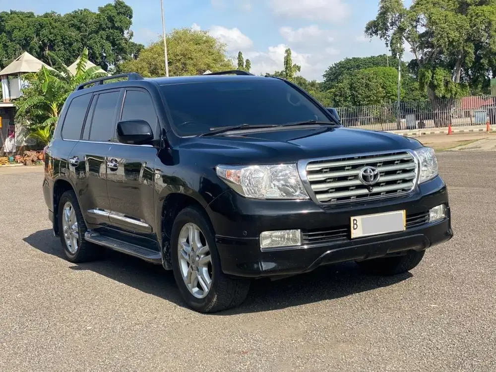 TERMURAHH!! LAND CRUISER ZX 4.6 BENSIN AT HITAM 2010