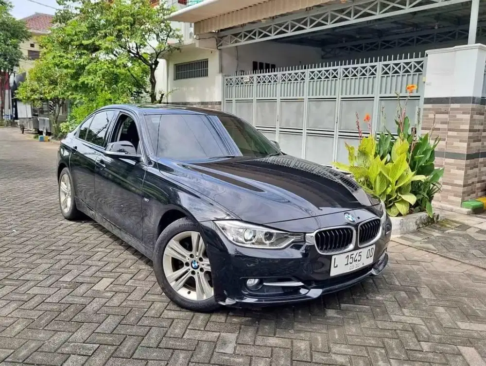 BMW 320I F30 2.0 SPORT MATIC 2014 HITAM SURABAYA