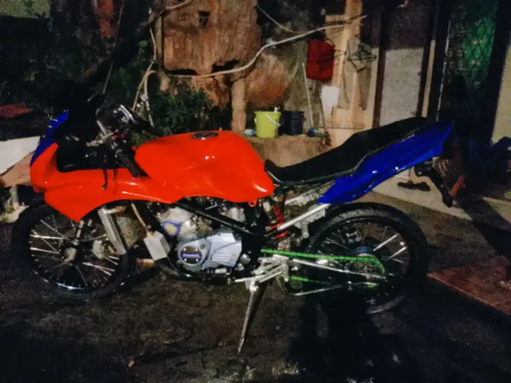 Kawasaki ninja 150cc masih bagus surat lengkap pajak mati 2 thn