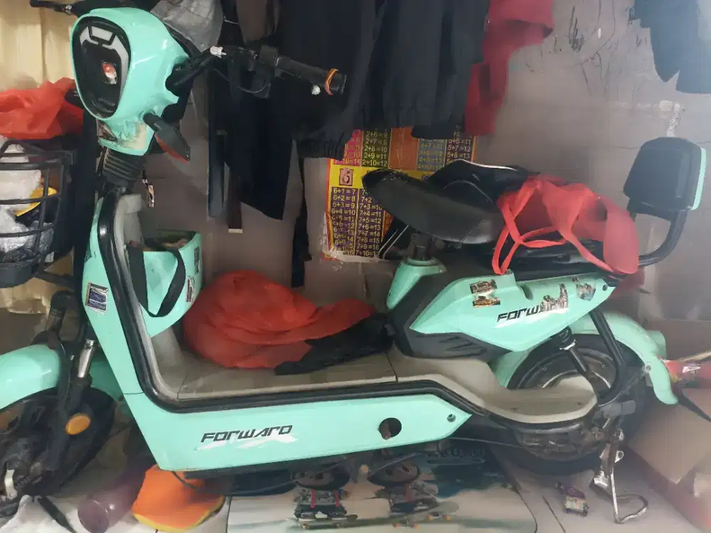 Sepeda listrik merk forward