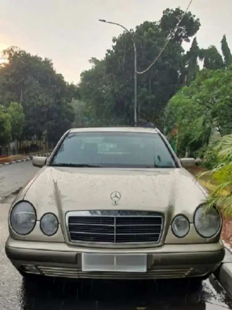 Mercedes-Benz NE E230 W210 Manual 1997