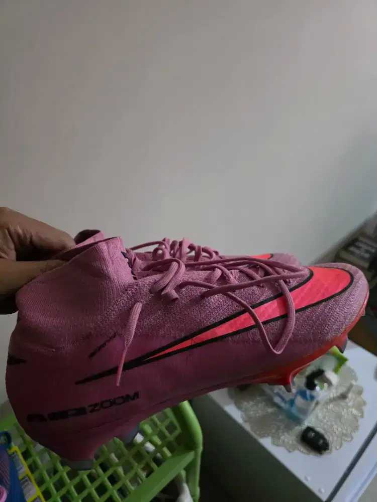Dijual sepatu bola Nike Air zoom