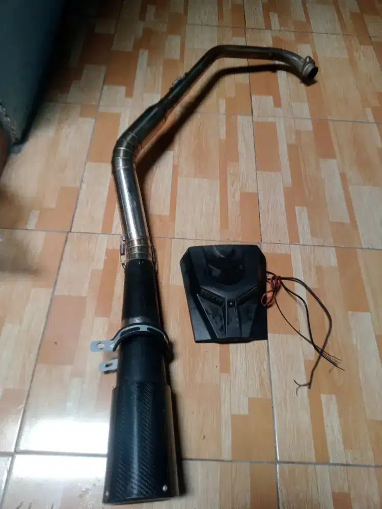 Knalpot dan lampu belakang CBR 150