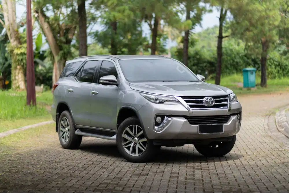 Toyota Fortuner 2016 2.4 VRZ AT Diesel - Silver