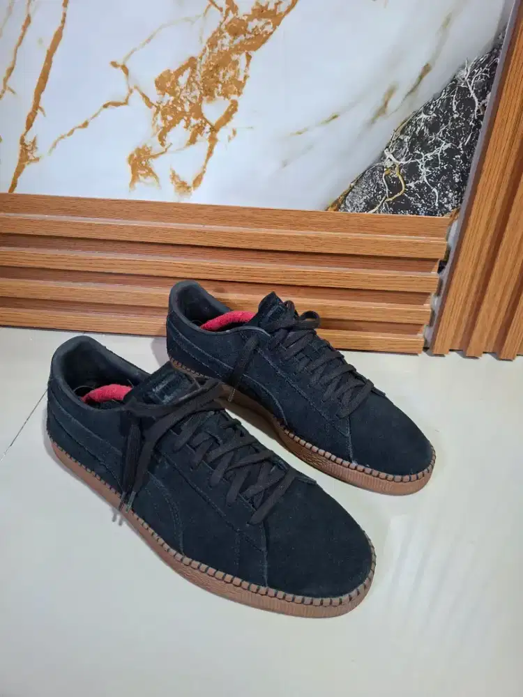 Sepatu puma suede black
