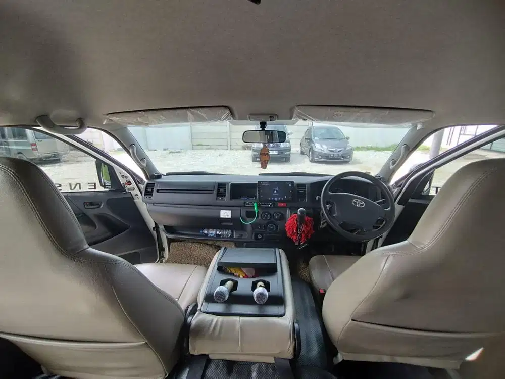 DIJUAL HIACE TAHUN 2024