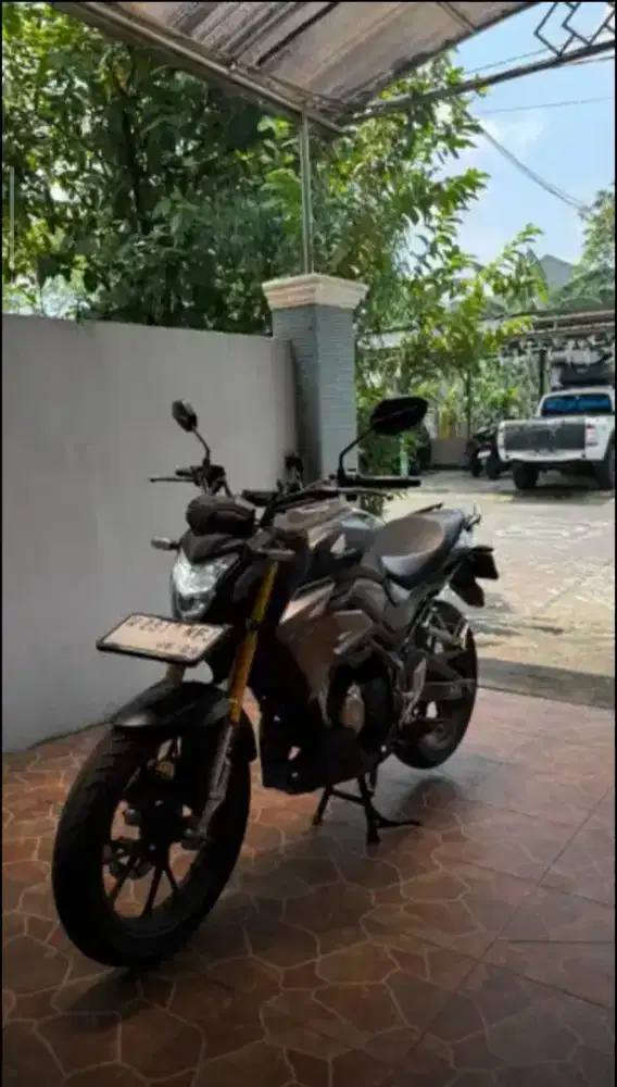 HONDA CB 150R V4 STREET FIGHTER