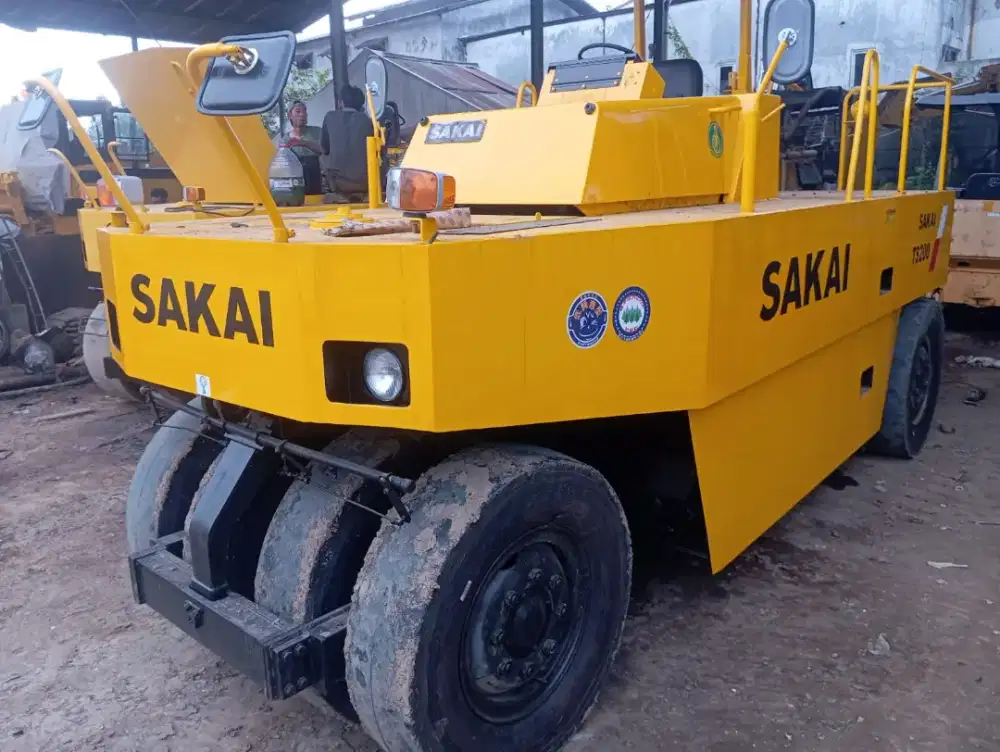 TR Roller Sakai TS200 Pneumatic Tire Roller Build Up Harga TDP
